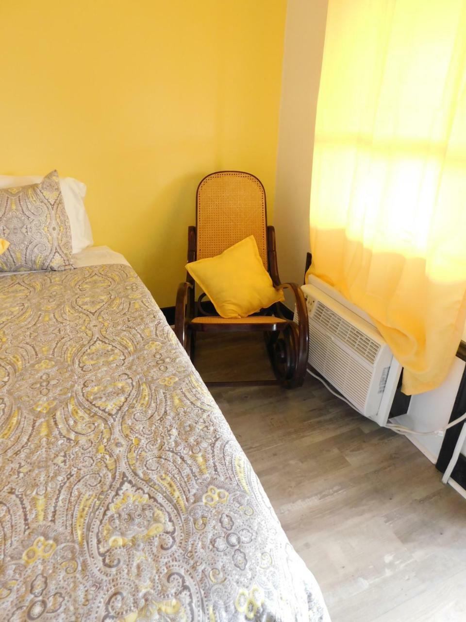 Spruce Pine Inn Экстерьер фото